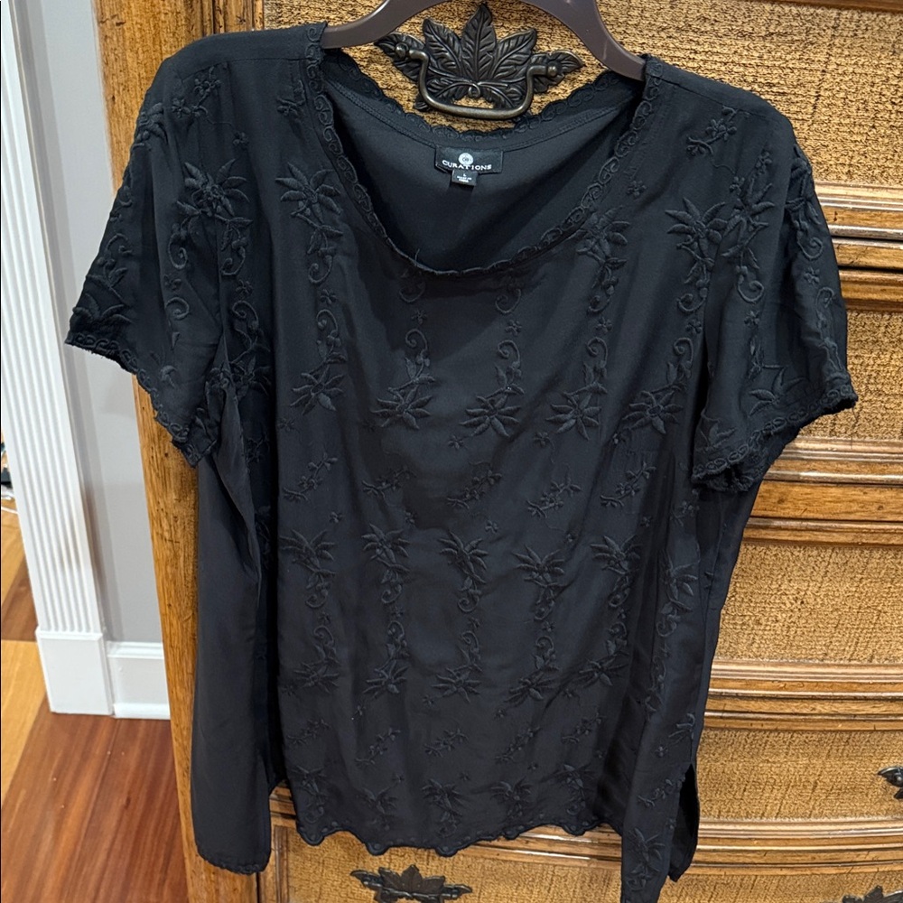 Chic Black Floral Women's Blouse